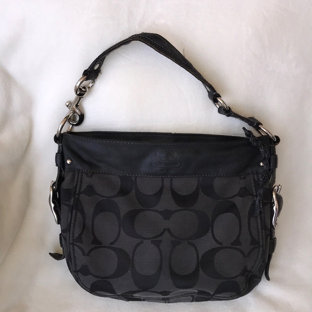 Coach Handbag ! Take a close look at all pictures